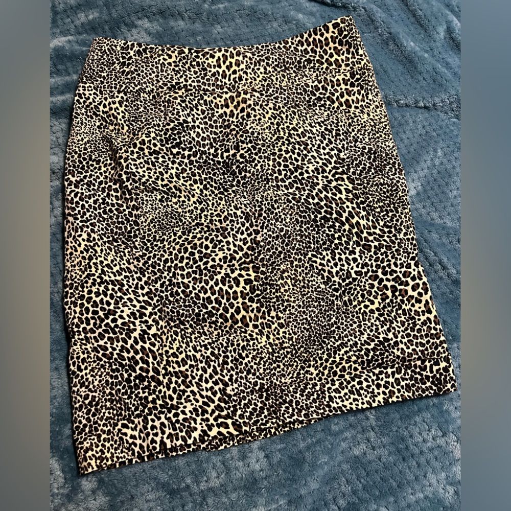 ⚡️ leopard pencil skirt
